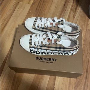 Burberry shoes